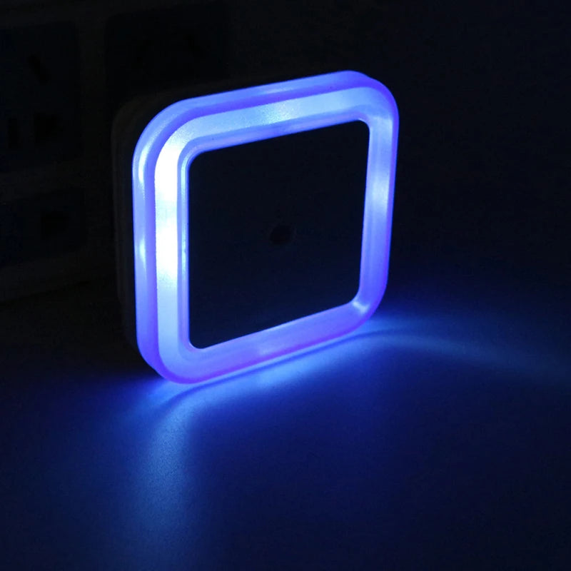Luce notturna a LED senza fili con sensore di illuminazione Mini lampada da notte con spina UE per la decorazione della camera da letto dei bambini