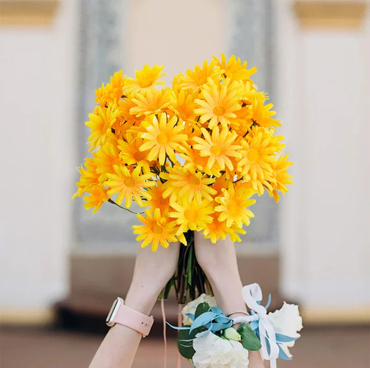 1Pc Artificial Simulation Flowers Handheld Silk Chrysanthemum Wedding Bridal Bouquets Home Vase Outdoor Garden Festival Diy Gift