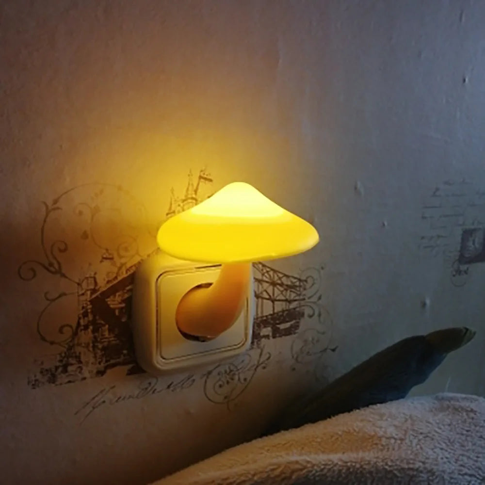 Lampada da parete a fungo con luce notturna a LED, spina UE, controllo della luce, induzione, risparmio energetico, protezione ambientale, lampada da camera da letto, decorazione per la casa